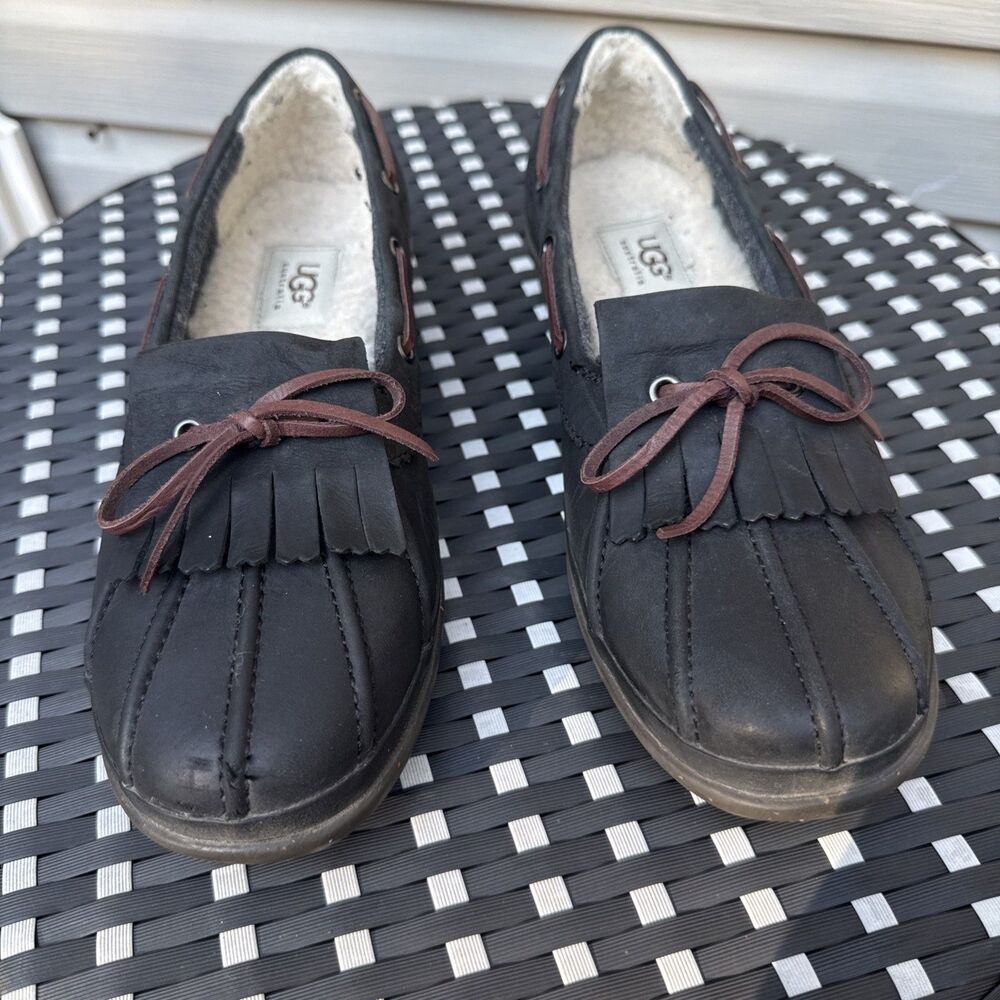 UGG Ashdale Duck Shoes Womens 8 M Sheepskin Lined Black